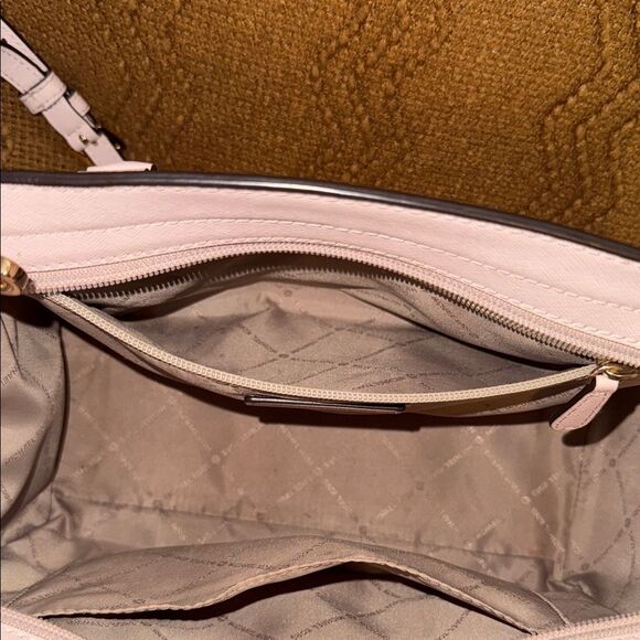 Michael Kors Blush Handbag with Sunglasses Set - Picture 8 of 13